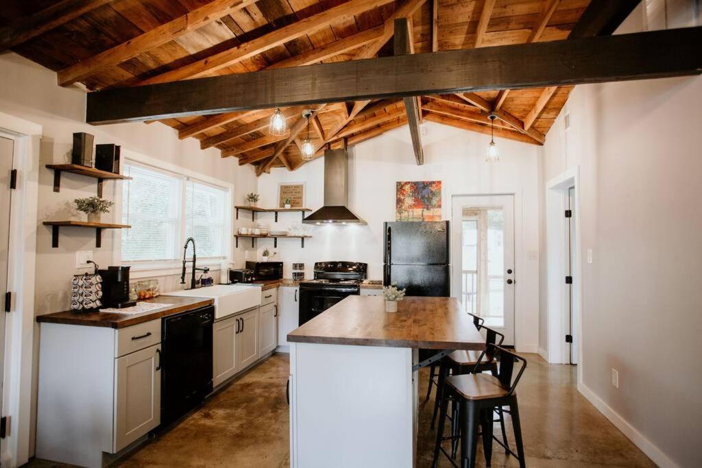 The Turquoise Door Modern Rustic In Town Of Lexingtonヴィラ エクステリア 写真