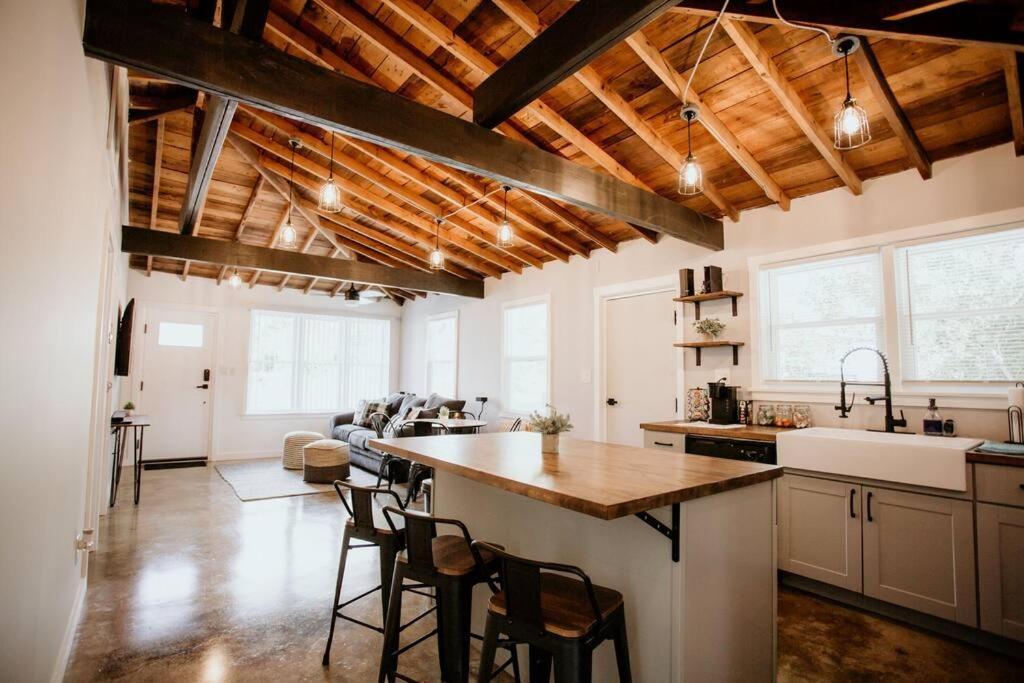 The Turquoise Door Modern Rustic In Town Of Lexingtonヴィラ エクステリア 写真