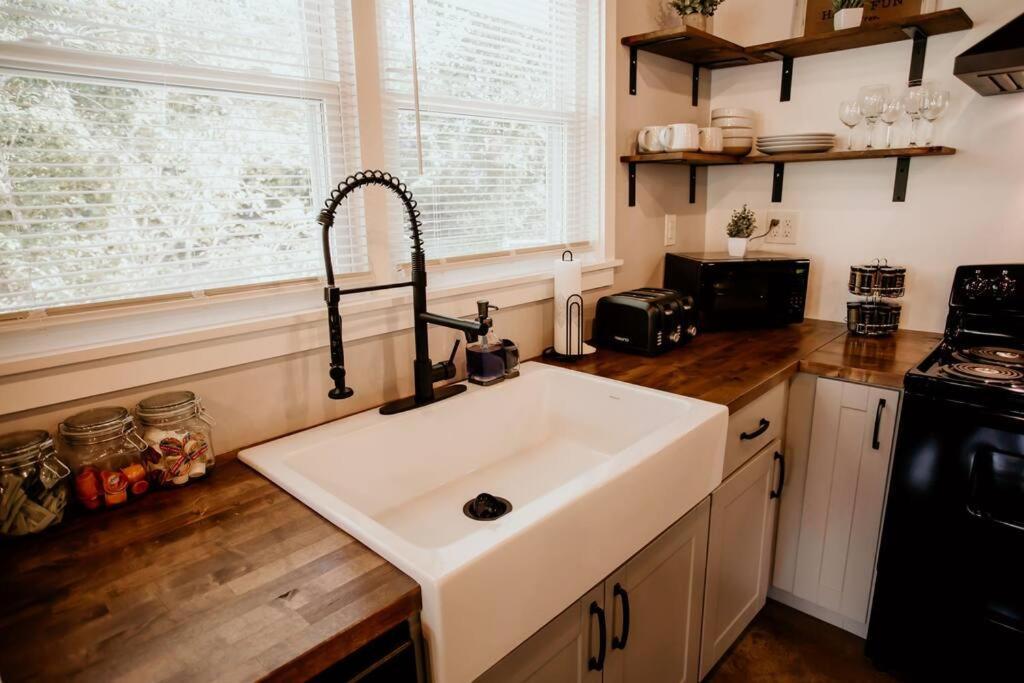 The Turquoise Door Modern Rustic In Town Of Lexingtonヴィラ エクステリア 写真